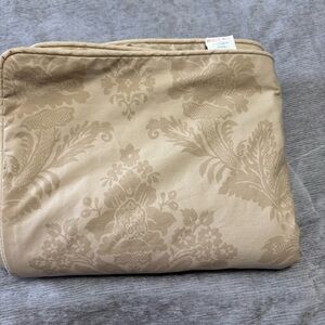 Elegant Beige Floral Cushion Cover king Duvet,Canada made
